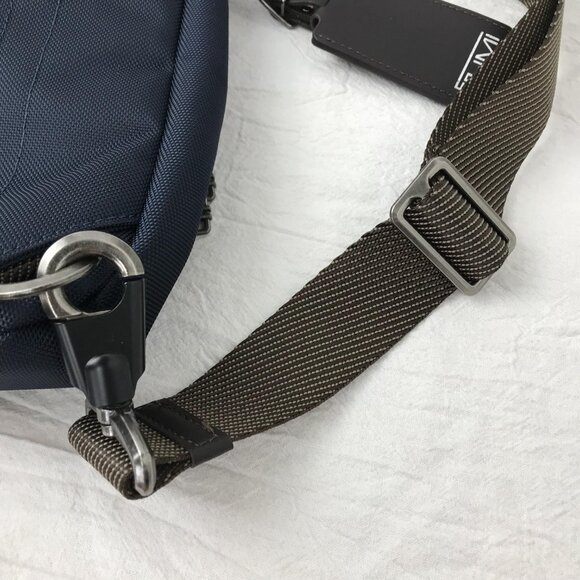 TUMI SLING BAG In blue - Picture 8 of 8